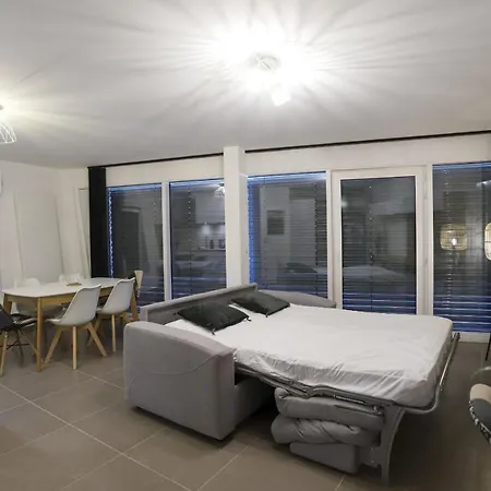 Apartment La Plume Vue 3 Etoiles - Garage Prive, Secteur Recherche, Moderne & Equipe, 6 Personnes